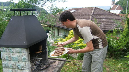 Grillmeister Brunner bei der Arbeit